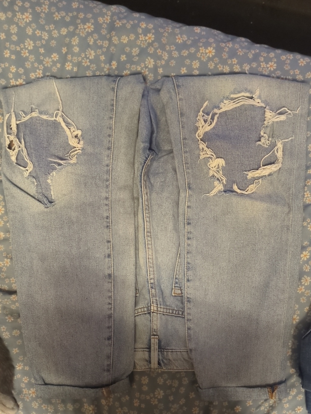 BDG Distressed Denim Jeans - Picture 4 of 5